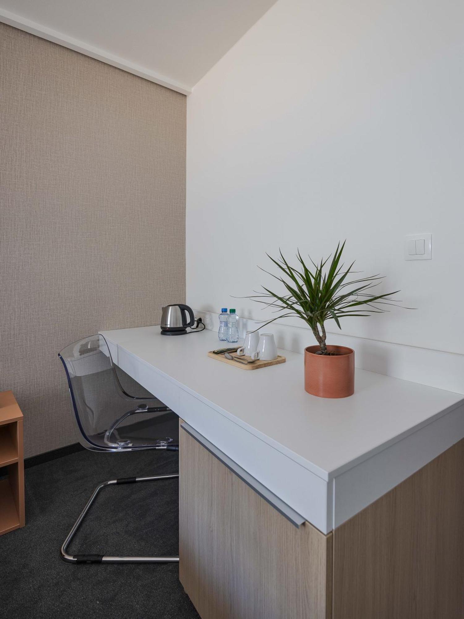 Hotel Taxis Bratislava - New Rooms Εξωτερικό φωτογραφία